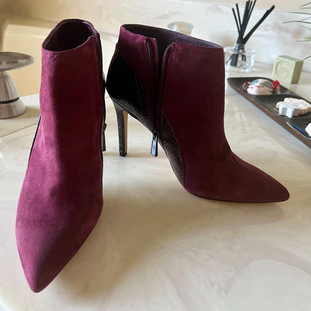 Vince Camuto suede/leather booties, size 8, brand new